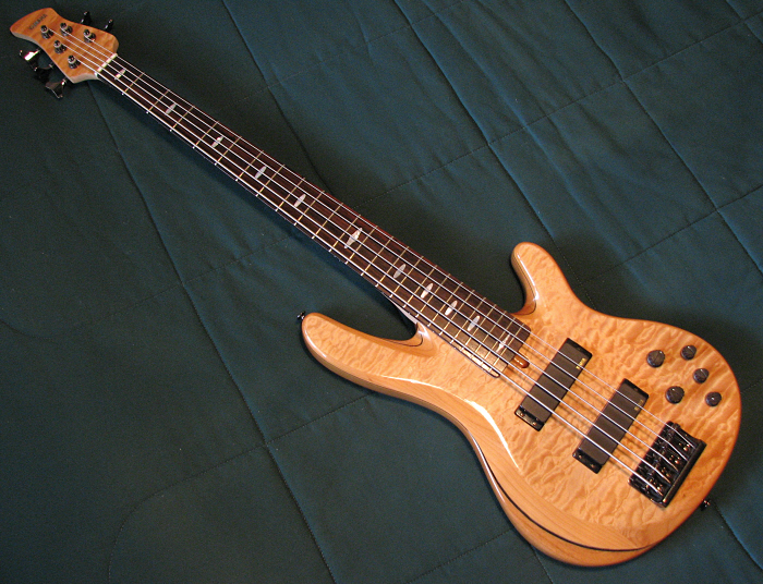 yamahabass02.jpg